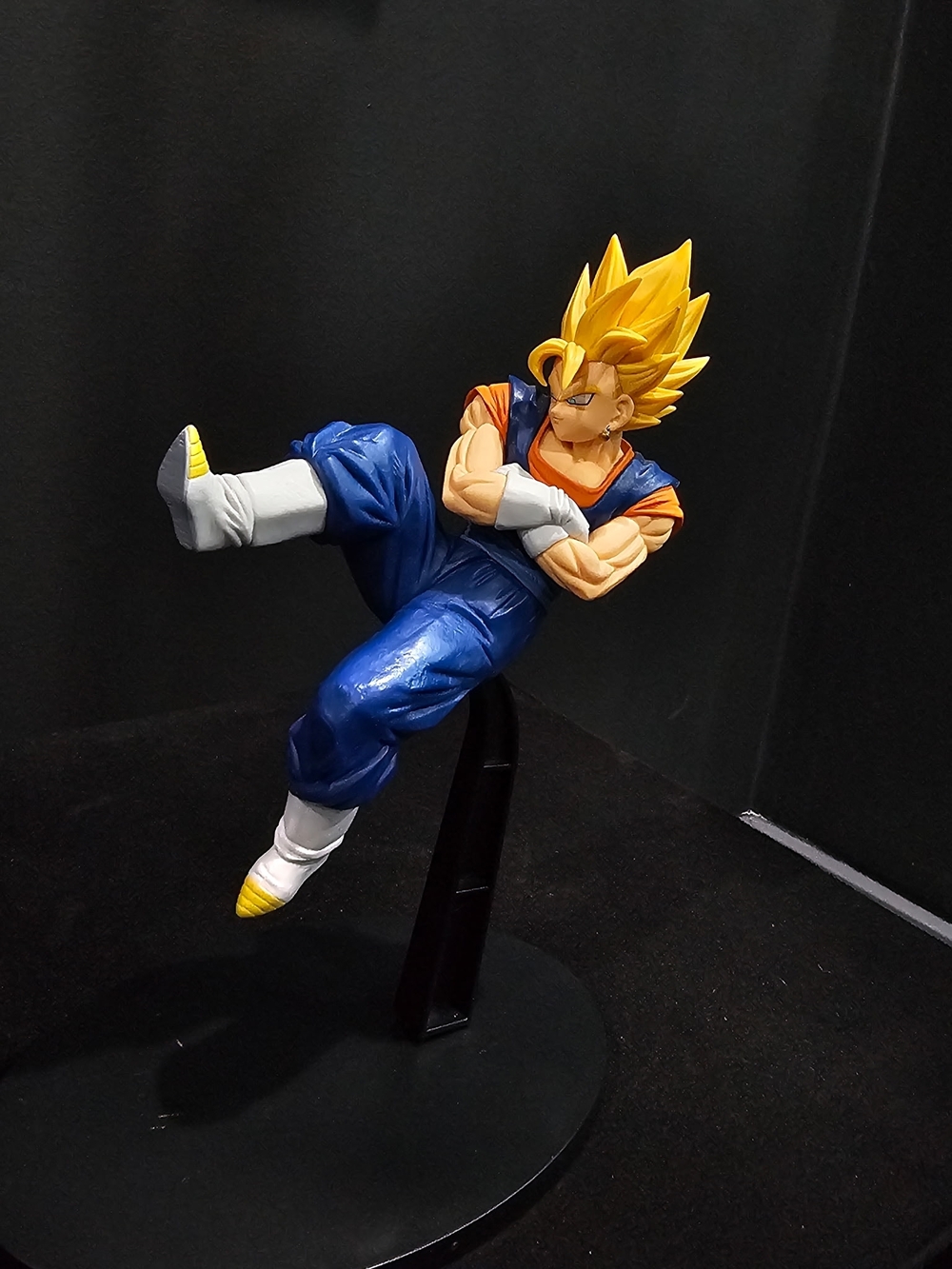 Super Saiyan Vegito Figure - Yellow Hair, Blue Outfit